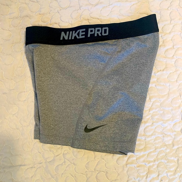 Nike Pants - Nike Pro dri-fit 3” shorts